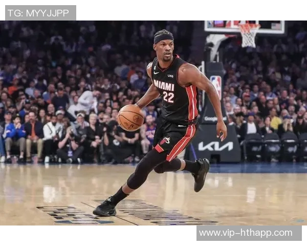 巴特勒半场状态火热8投6中贡献13分还送出4篮板4助攻表现全面